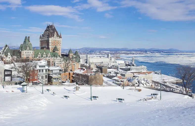 На изображении, исторический район Старый Квебек, Самые красивые города Канады