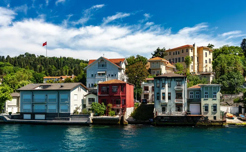 На изображении, отели-бутики на побережье Стамбула, Стамбул фото